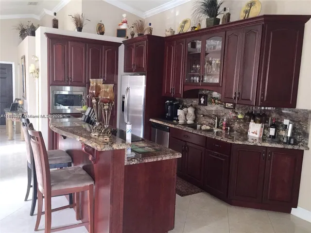$3,500 | 932 Falling Water Road, Unit 932, Weston, FL 33326