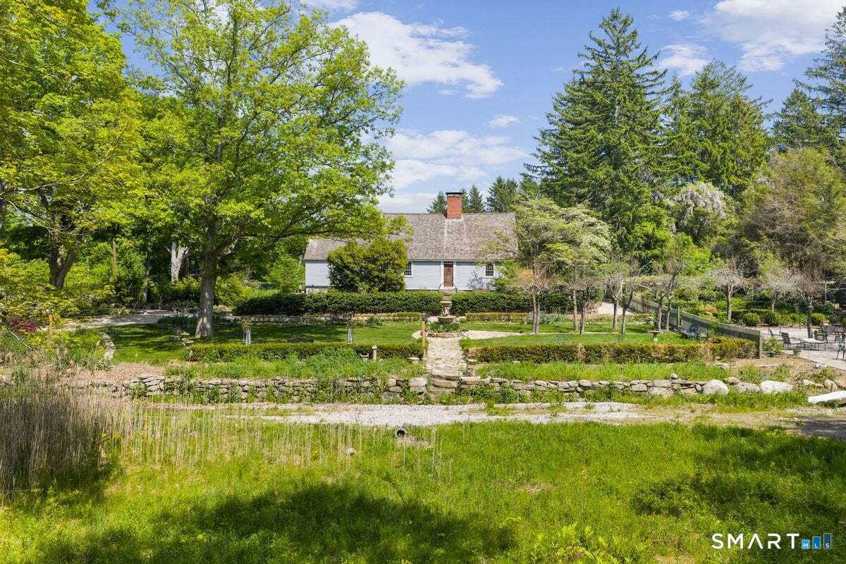 This fabulous 18th century property is looking for its new steward!!! This magical mini estate is filled with charm & character. As a residence, an Air B&B, a small event venue ... the possibilities are endless !!!