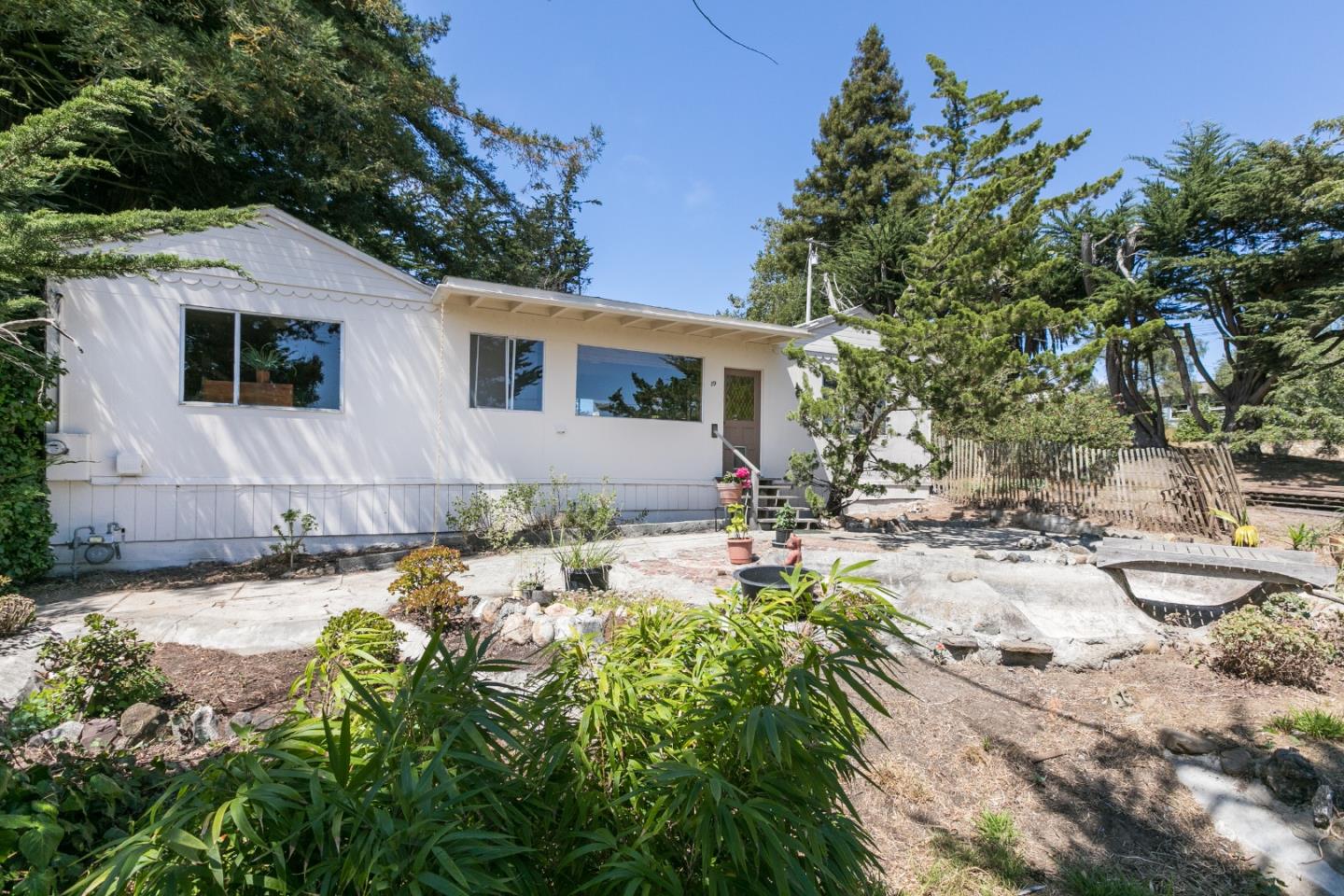 89 Spring Road Watsonville, CA 95076 - Photo 1 of 29 Gallery Image 1