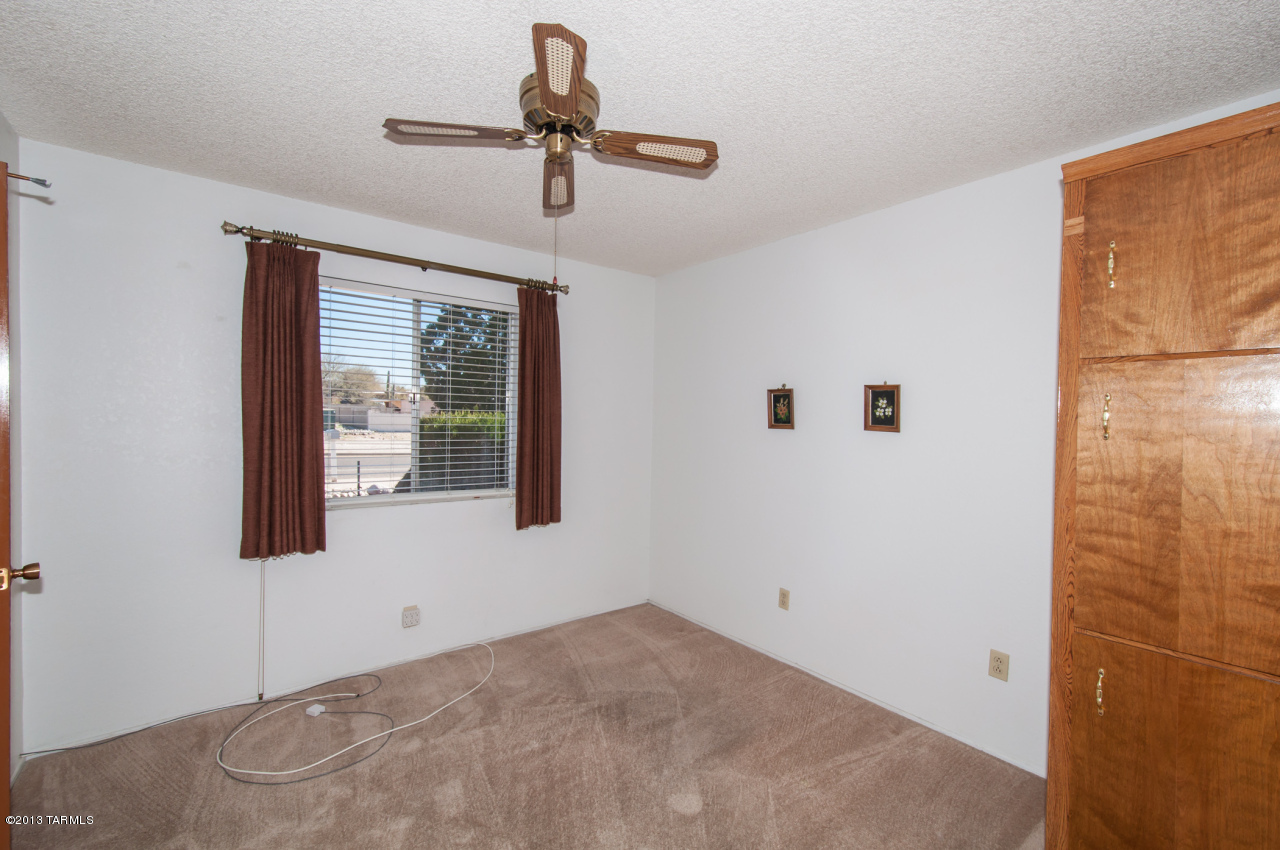 7517 North Oldfather Road Tucson, AZ 85741 - Photo 6 of 17