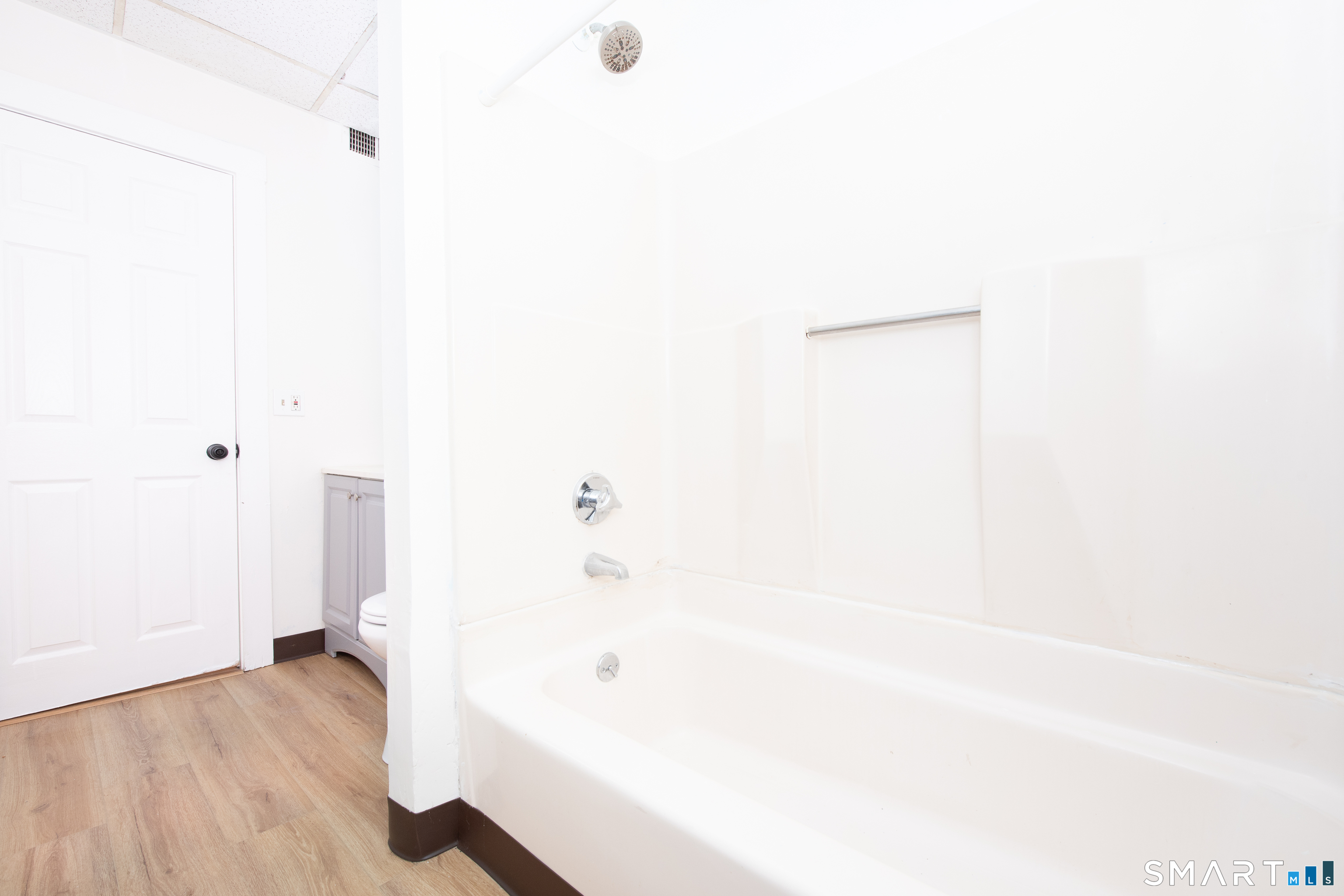 110 Beaver Street Ansonia, CT 06401 - Photo 21 of 30 a bathroom with a bathtub