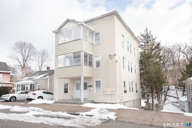 $1,900 | 110 Beaver Street, Ansonia, CT 06401