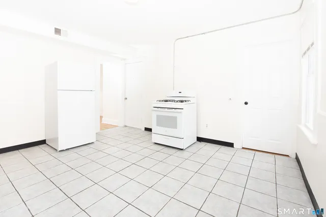 $1,900 | 110 Beaver Street, Ansonia, CT 06401