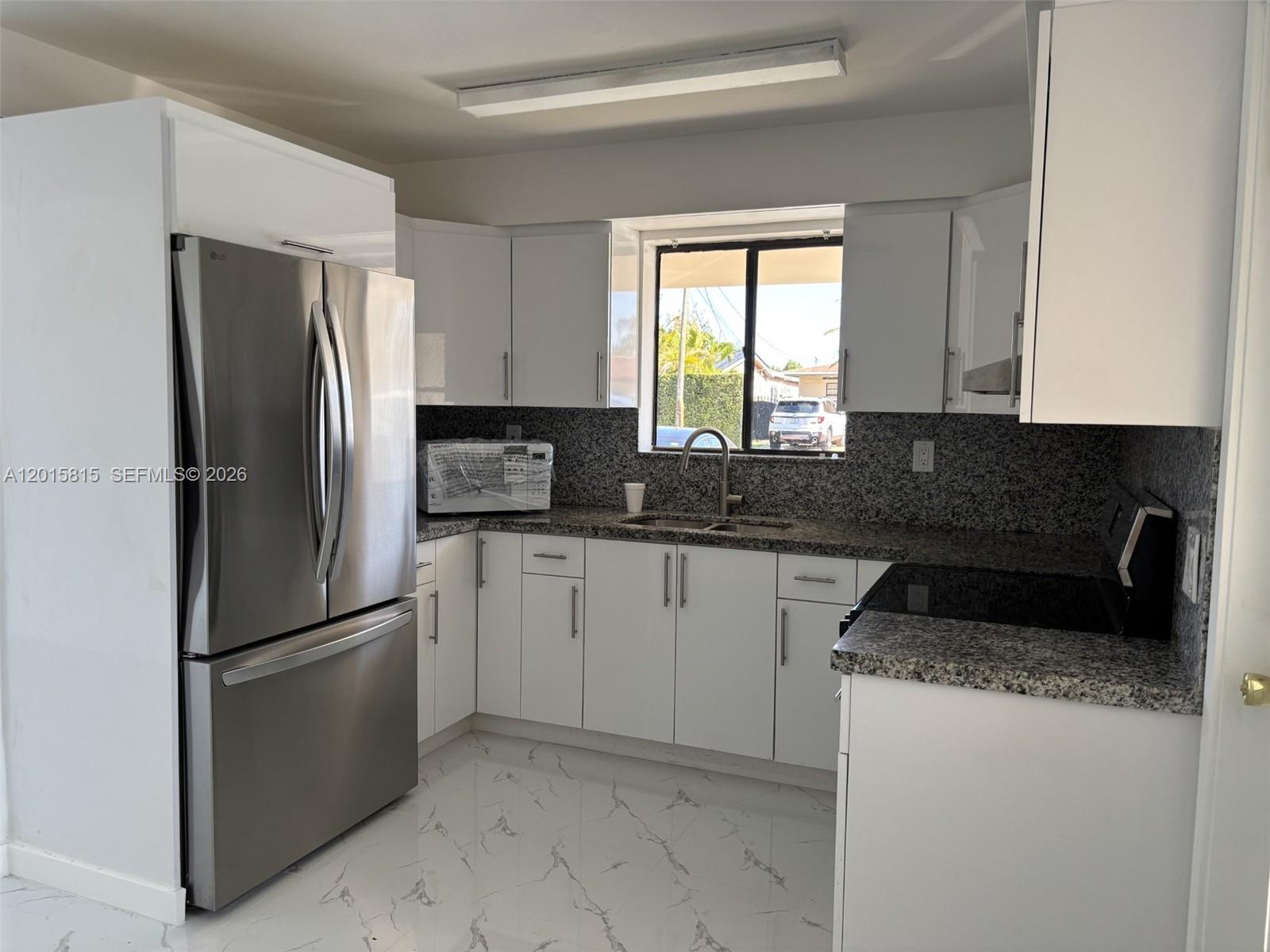7343 Southwest 21st Street Miami, FL 33155 - Photo 5 of 21