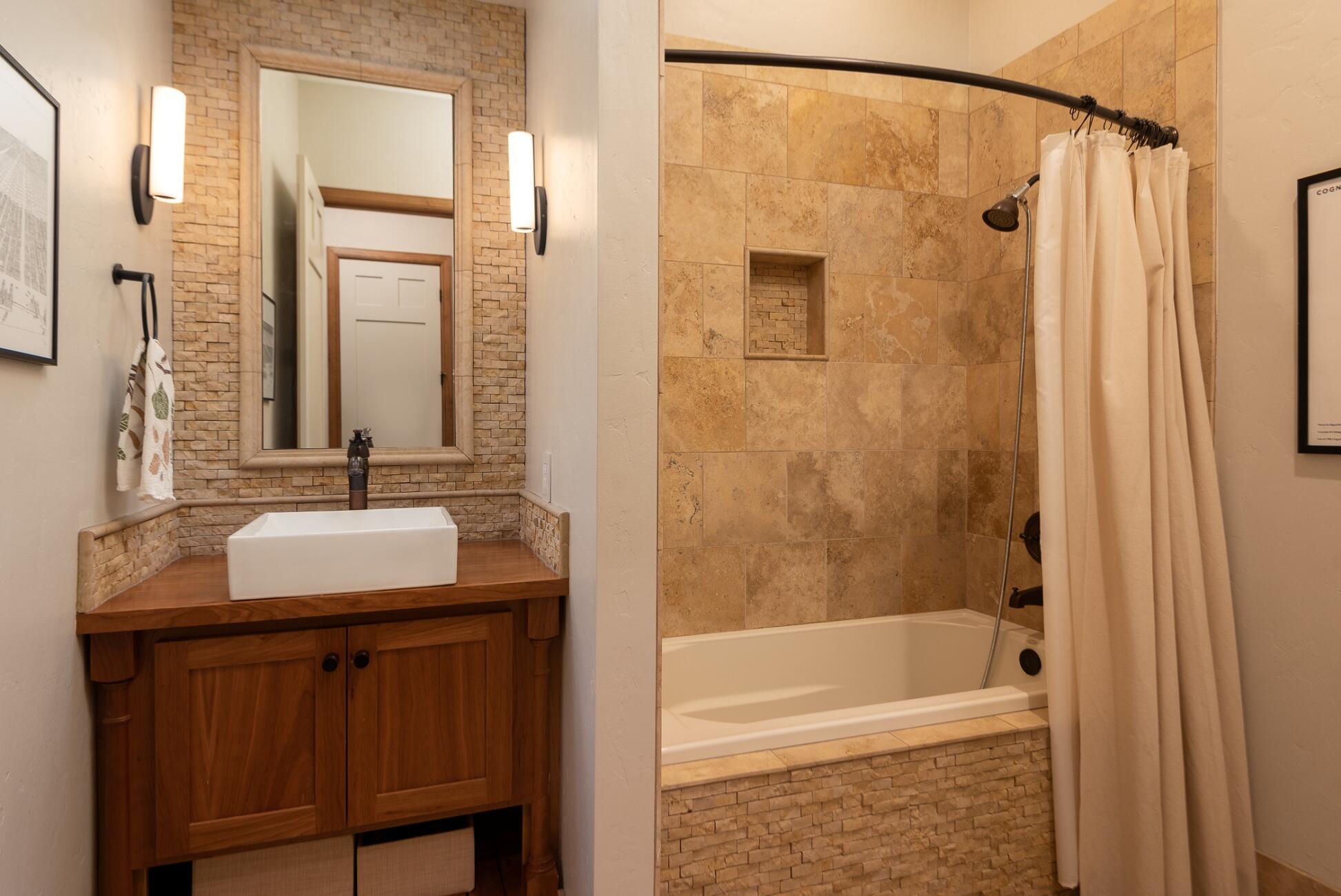 61648 Cedarwood Road Bend, OR 97702 - Photo 16 of 28 full guest bath main floor