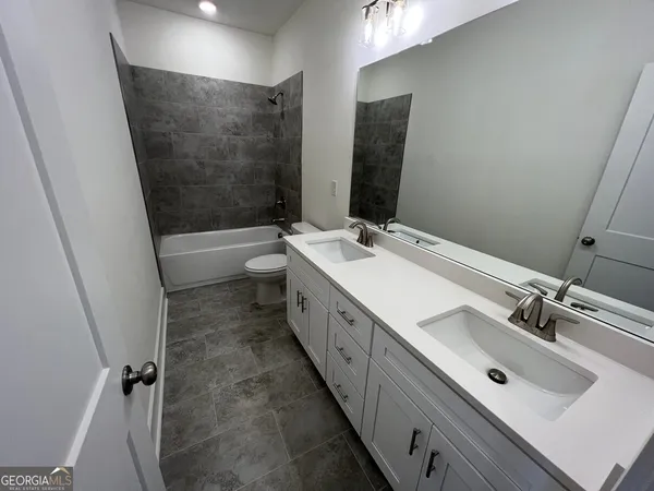 a view of walk in closet