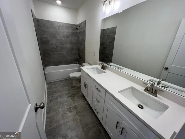 a view of walk in closet