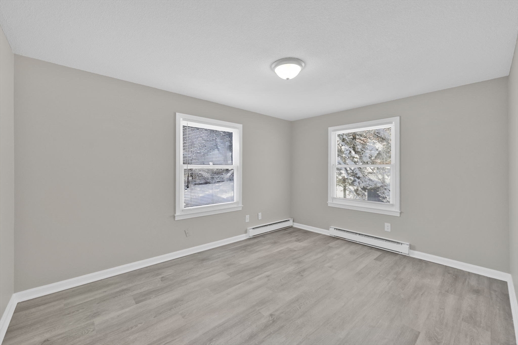 106-108 Breckwood Circle Springfield, MA 01119 - Photo 11 of 31