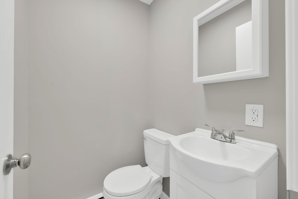 106-108 Breckwood Circle Springfield, MA 01119 - Photo 20 of 31