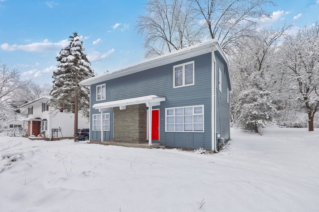 106-108 Breckwood Circle Springfield, MA 01119 - Photo 2 of 31