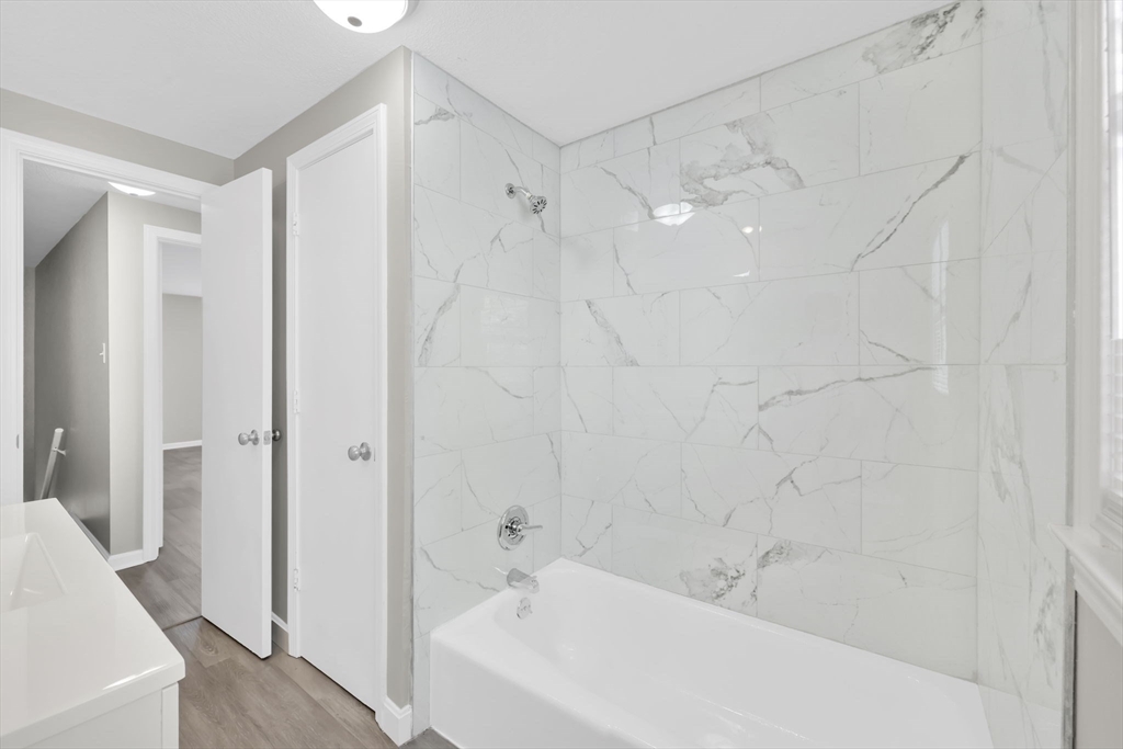 106-108 Breckwood Circle Springfield, MA 01119 - Photo 22 of 31