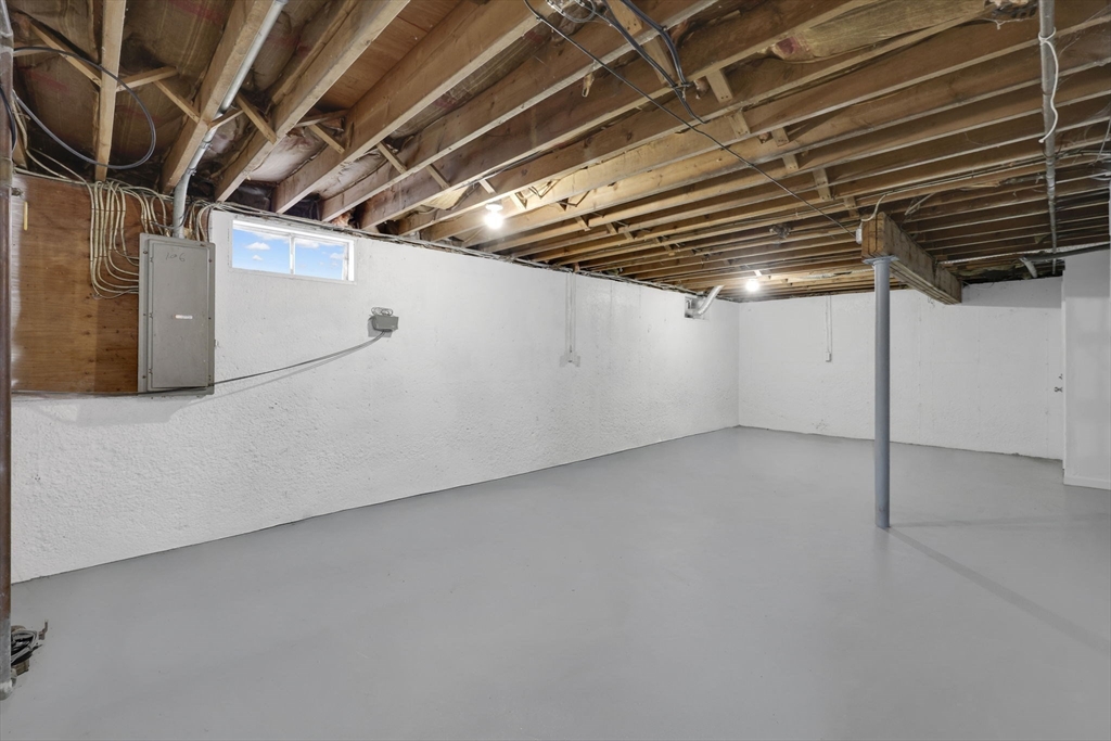 106-108 Breckwood Circle Springfield, MA 01119 - Photo 29 of 31