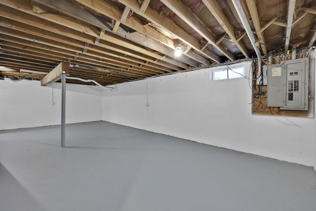 106-108 Breckwood Circle Springfield, MA 01119 - Photo 31 of 31