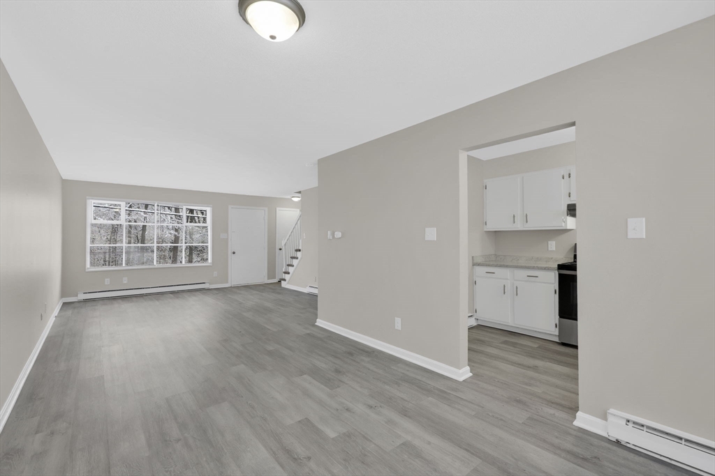 106-108 Breckwood Circle Springfield, MA 01119 - Photo 4 of 31