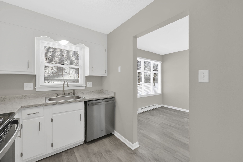 106-108 Breckwood Circle Springfield, MA 01119 - Photo 6 of 31