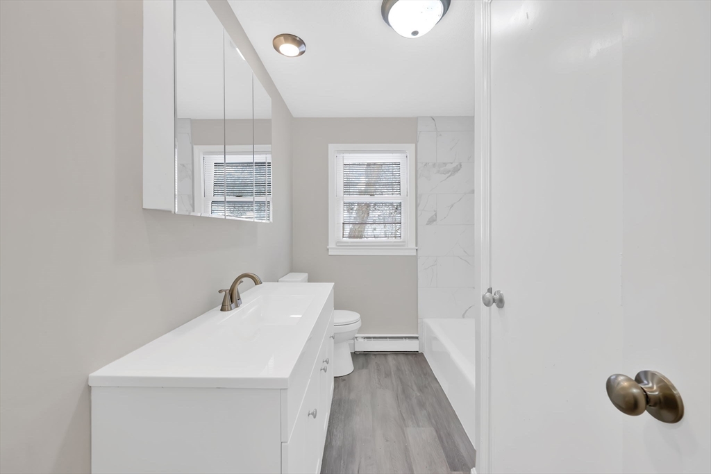 106-108 Breckwood Circle Springfield, MA 01119 - Photo 8 of 31