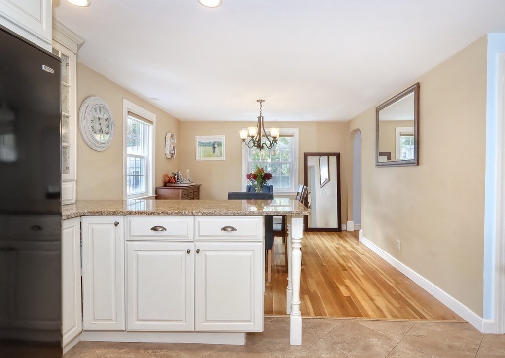 39 Sycamore Road Melrose, MA 02176 - Photo 10 of 42 Gallery Image 10