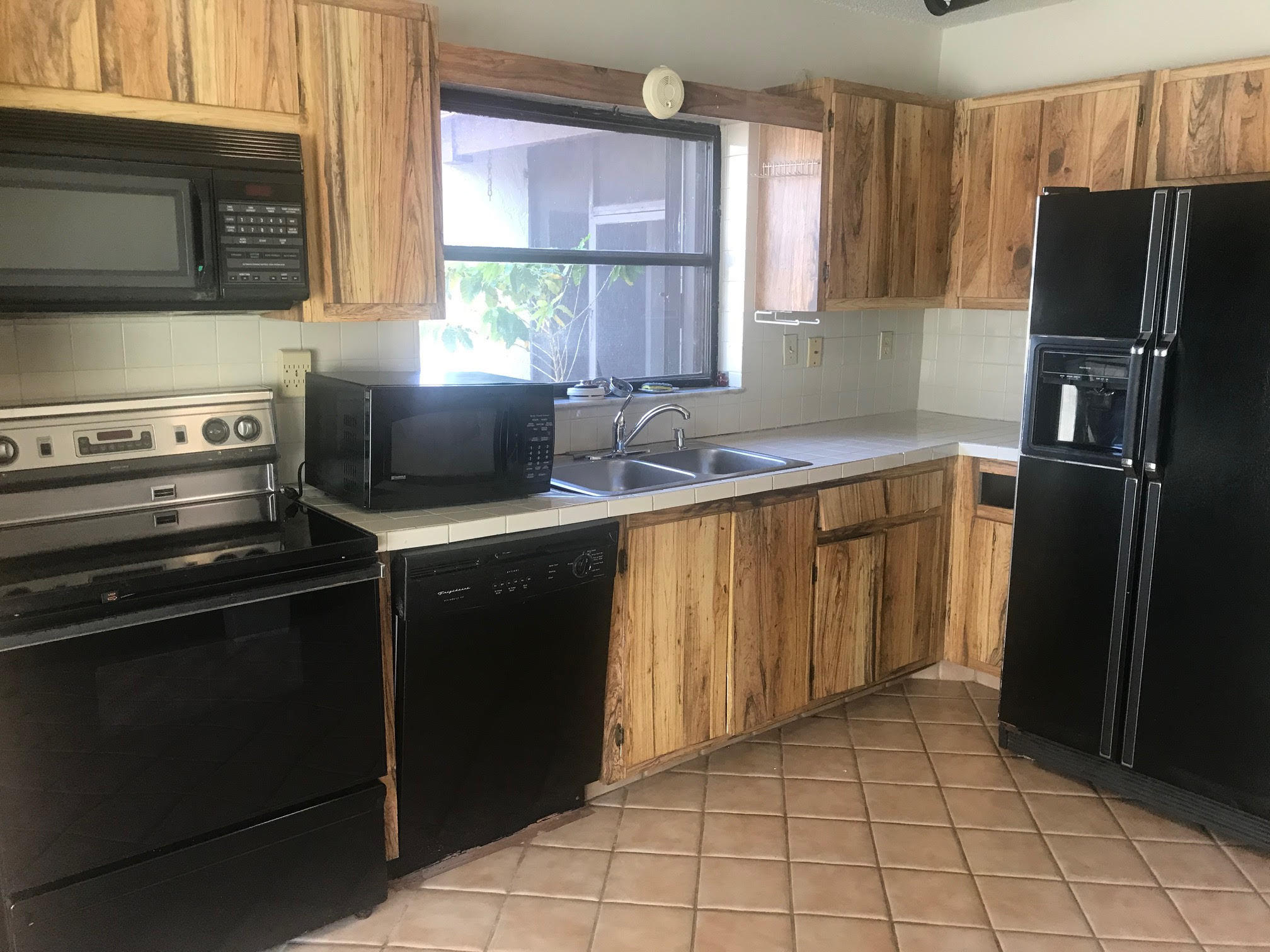 5047 Minto Road Boynton Beach, FL 33472 - Photo 5 of 13 Eat-in Kitchen