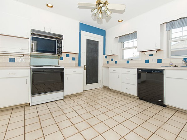 44-46 Carver Road East, Unit 2 Watertown, MA 02472 - Photo 5 of 12 Gallery Image 5