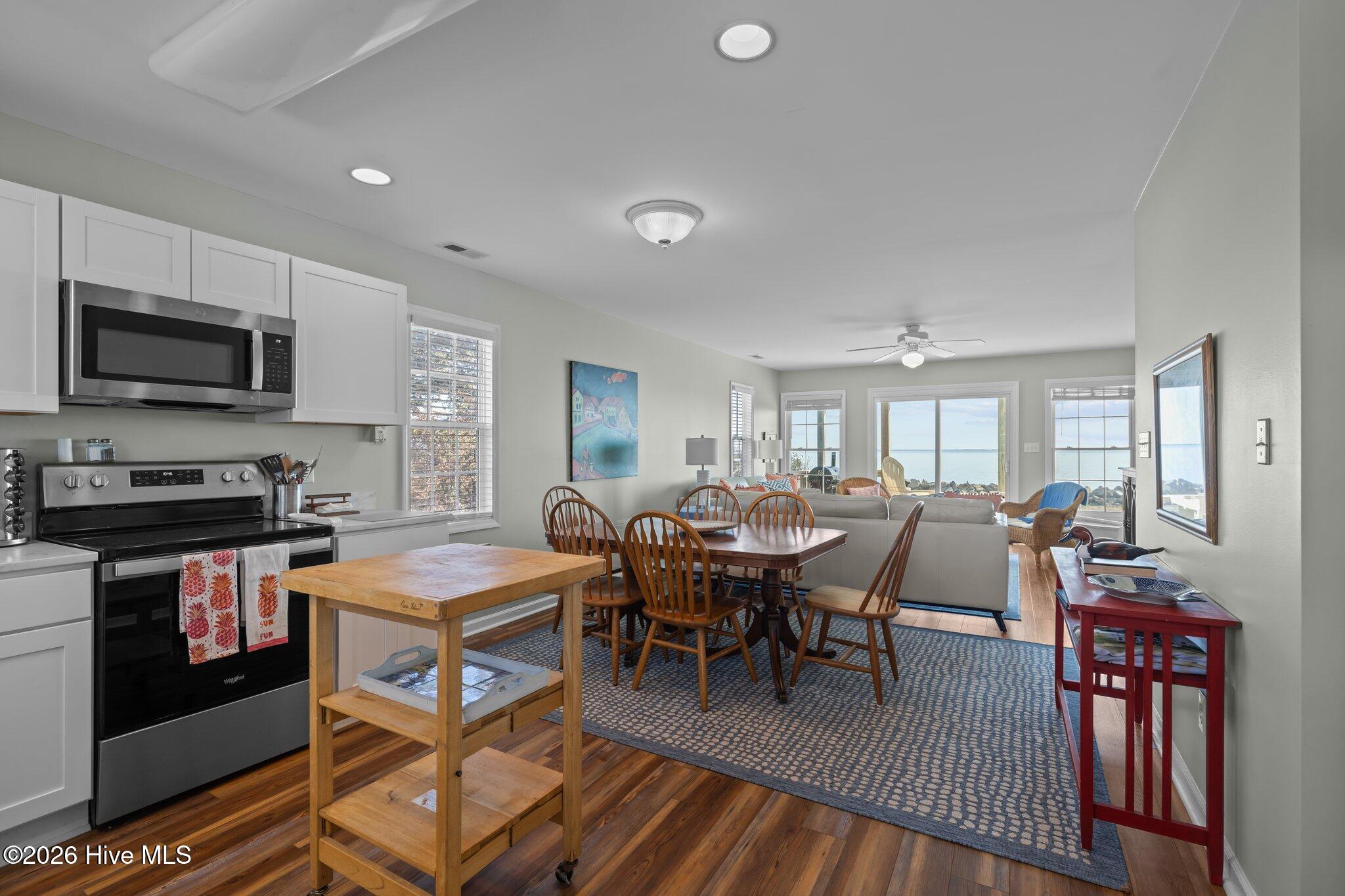 662 Island Road Harkers Island, NC 28531 - Photo 11 of 22