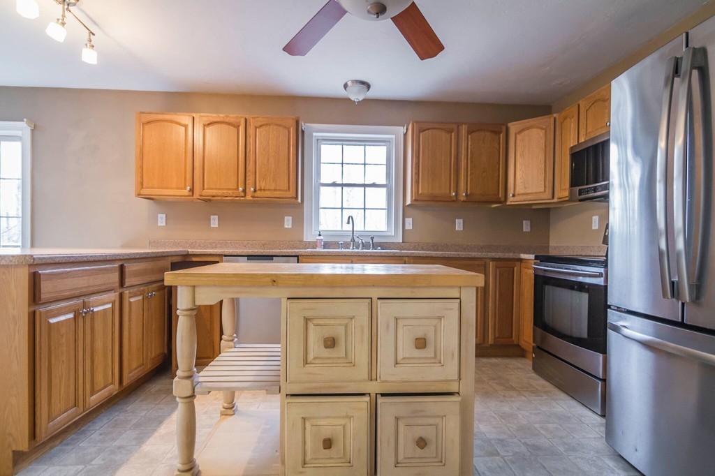11 Leland Road West Brookfield, MA 01585 - Photo 2 of 19 Gallery Image 2