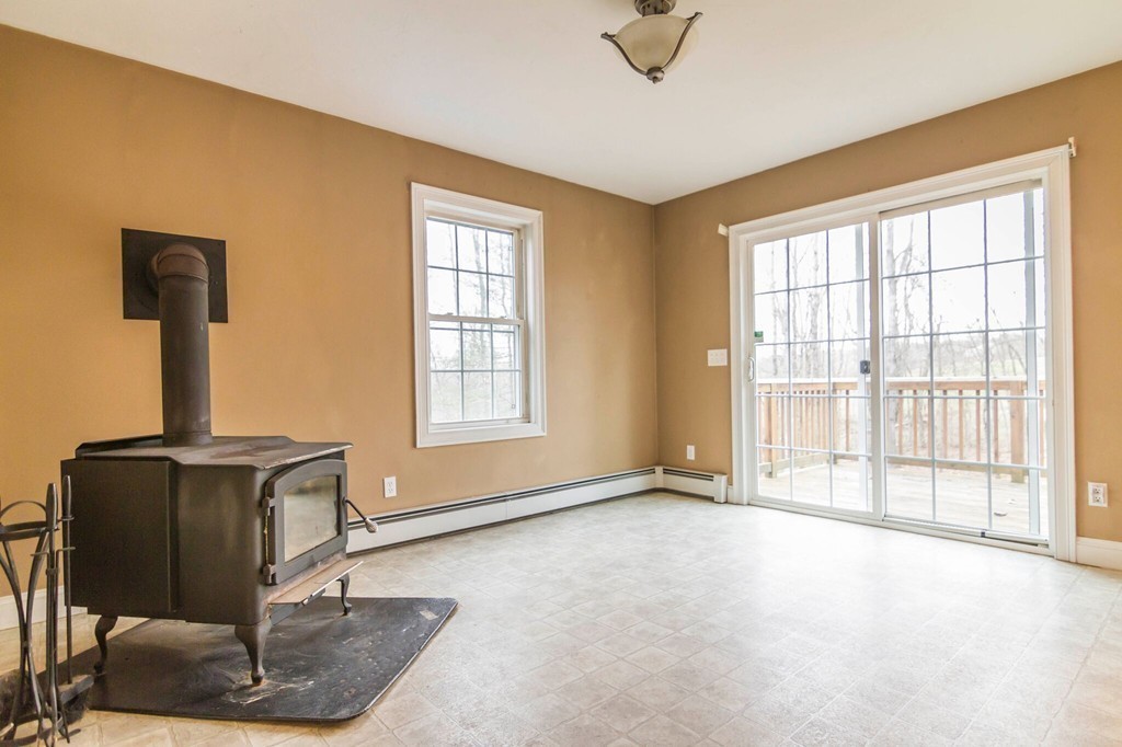 11 Leland Road West Brookfield, MA 01585 - Photo 5 of 19 Gallery Image 5