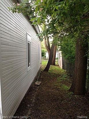526 West 2nd Street Rochester, MI 48307 - Photo 22 of 23 ISpxyudxufsw7m1000000000.jpg