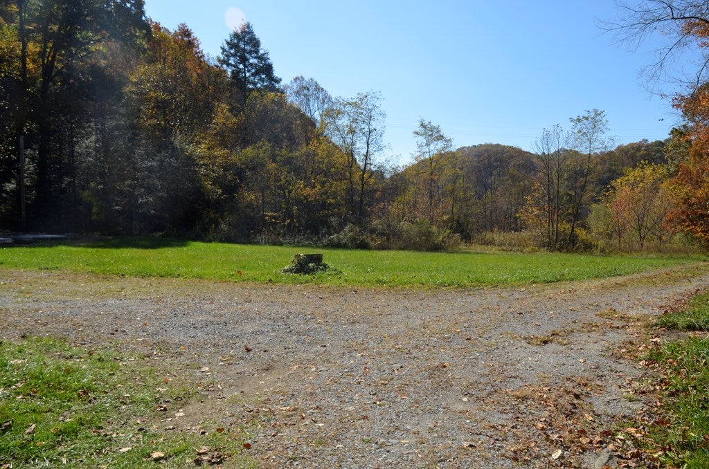 264 Congress Road Raven, VA 24639 - Photo 20 of 25 Gallery Image 20