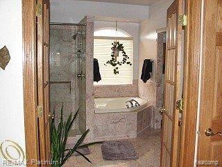 1136 Thorn Ridge Drive Howell, MI 48843 - Photo 15 of 17 master bath 2