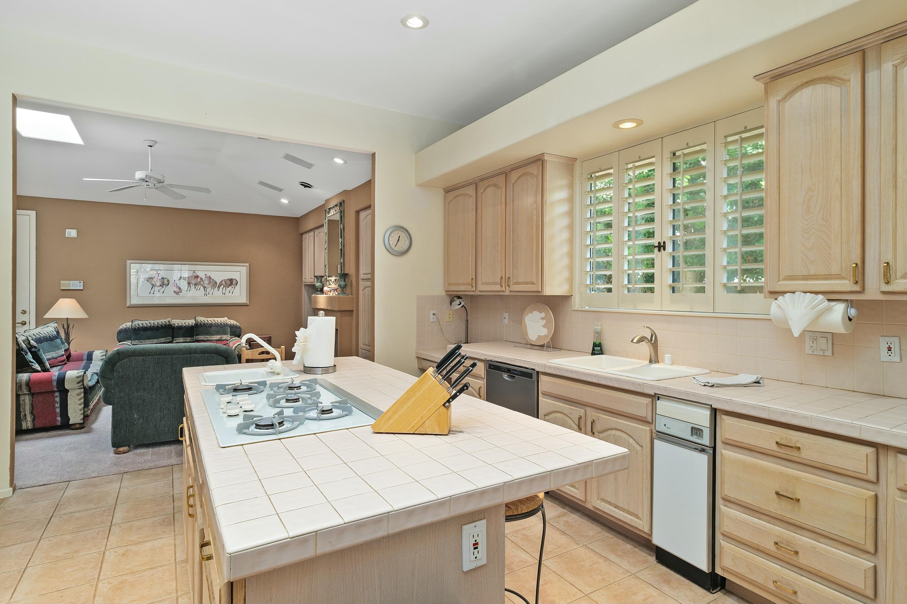 28 El Roble Court Rancho Mirage, CA 92270 - Photo 17 of 51 tempImagek2s0DK