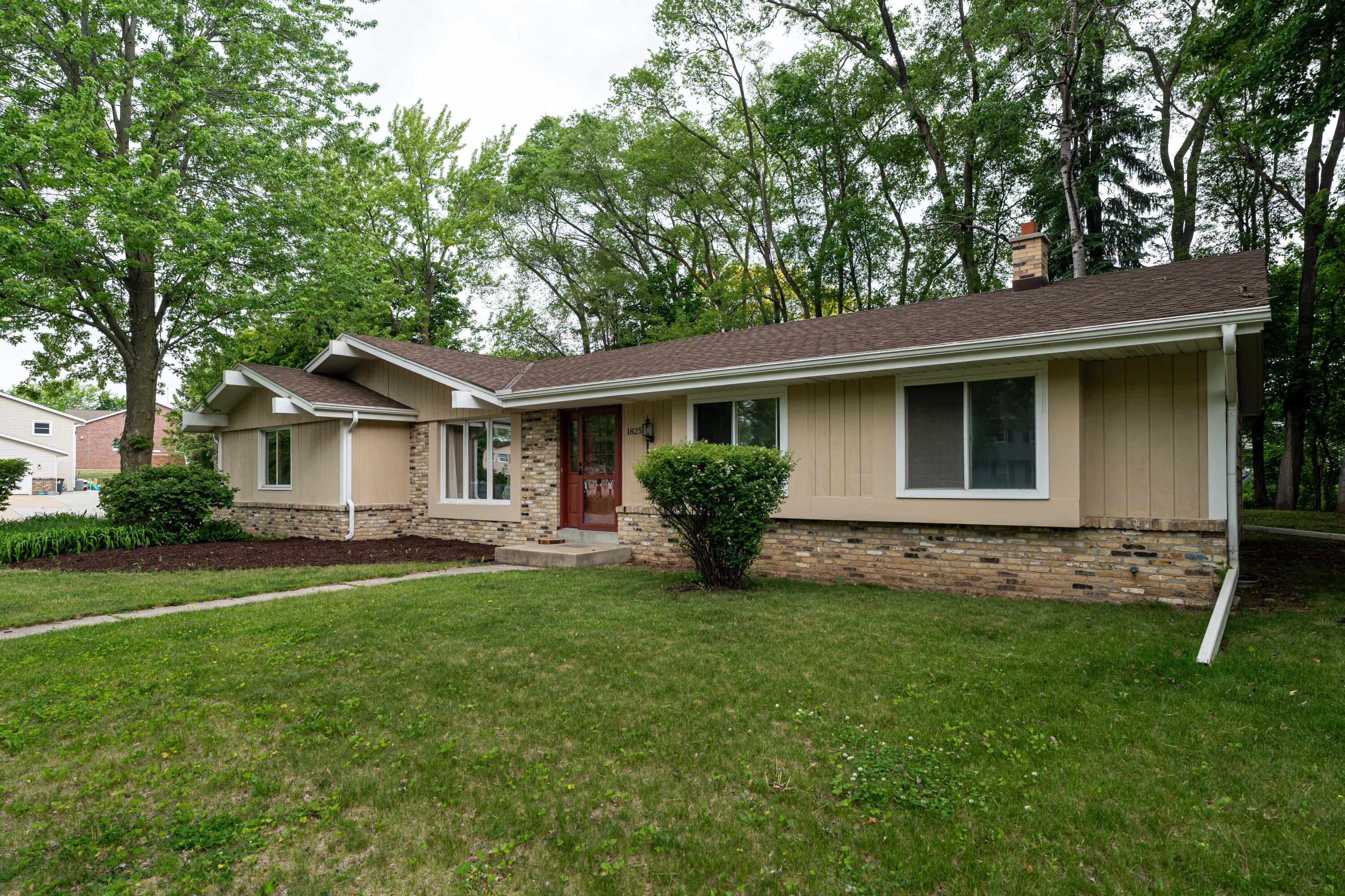 1825 Wolf Road Waukesha, WI 53186 - Photo 37 of 38 DSC01666