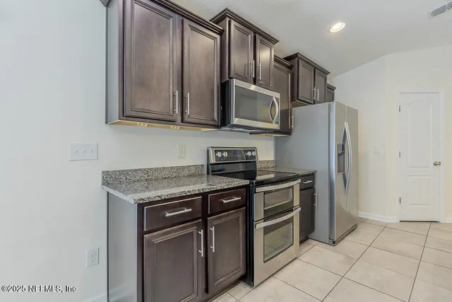 $2,200 | 95241 Tanglewood Drive, Fernandina Beach, FL 32034