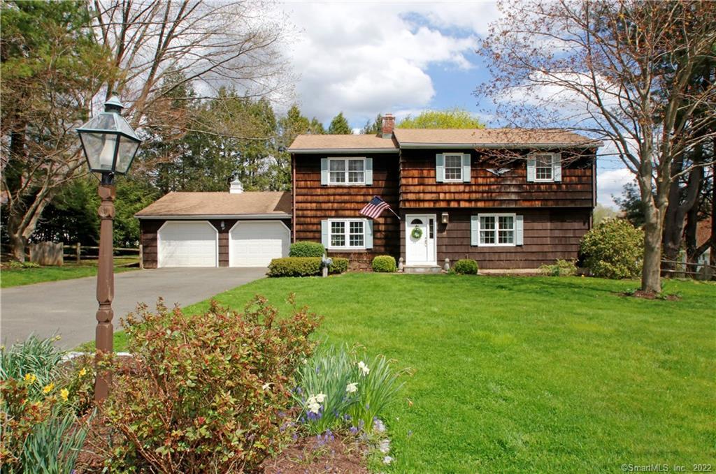 FRONT EXTERIOR LEVEL DRIVEWAY