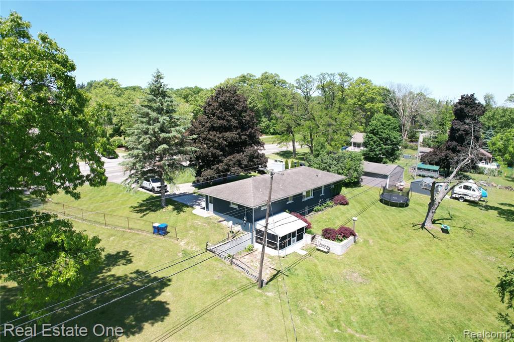1325 South Hospital Road Waterford, MI 48327 - Photo 49 of 54