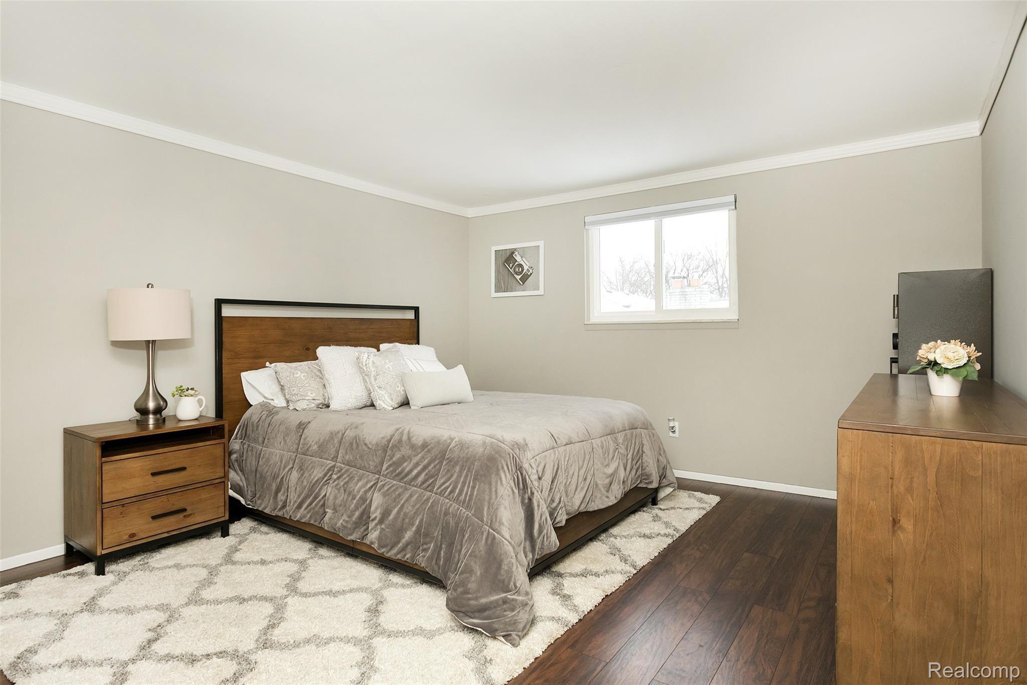 3684 Jennifer Drive Sterling Heights, MI 48310 - Photo 17 of 39 Master bedroom