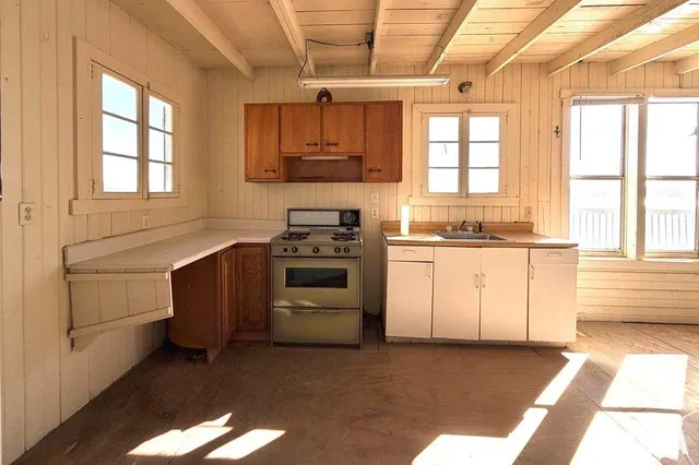 $99,700 | 3456 Iowa Highway, Muscatine, IA 52761