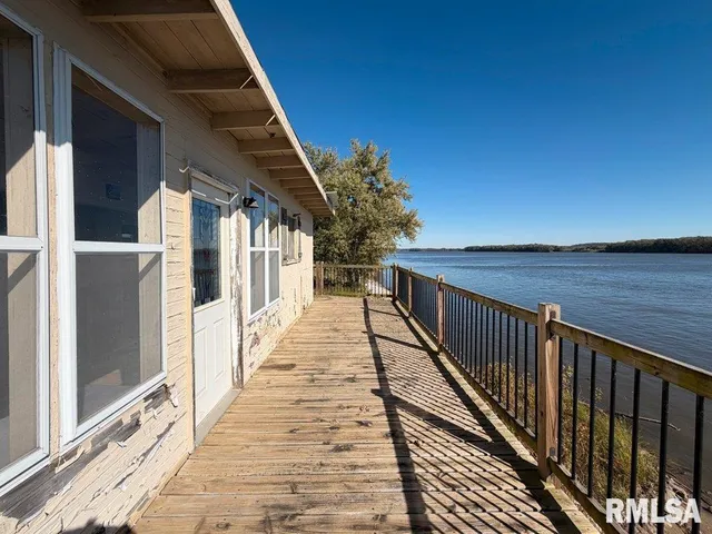 $99,700 | 3456 Iowa Highway, Muscatine, IA 52761