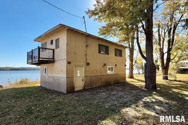 $99,700 | 3456 Iowa Highway, Muscatine, IA 52761