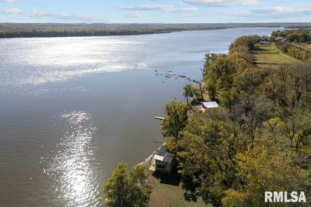 $99,700 | 3456 Iowa Highway, Muscatine, IA 52761