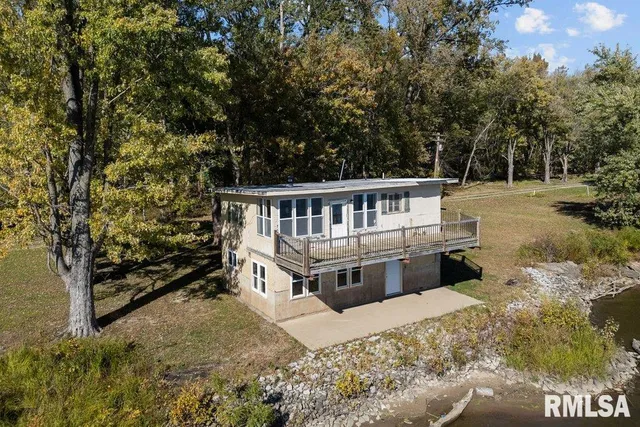 $99,700 | 3456 Iowa Highway, Muscatine, IA 52761