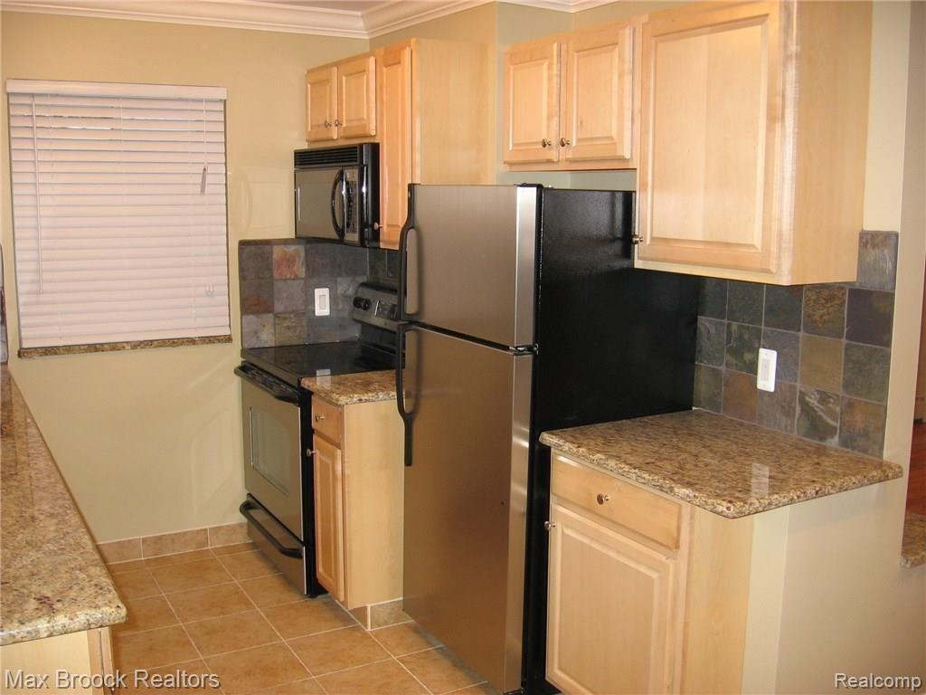 475 South Adams Road, Unit 21 Birmingham, MI 48009 - Photo 3 of 17