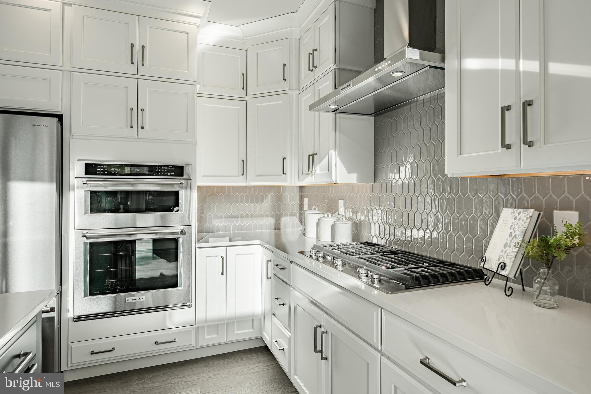 581 Trifecta Road Downingtown, PA 19335 - Photo 17 of 45 a kitchen with cabinets and appliances