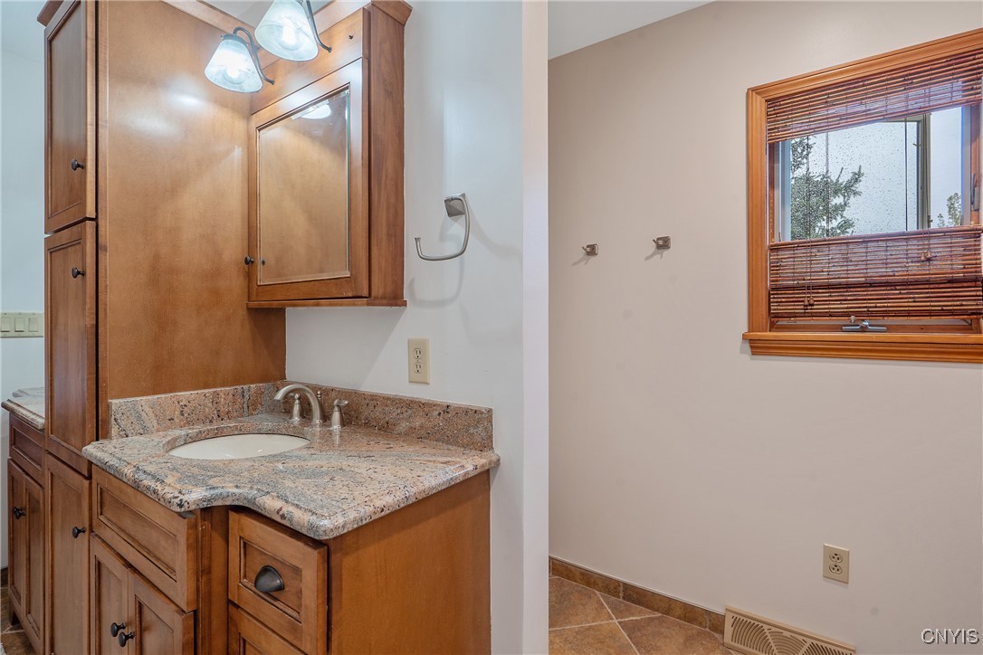 4019 Bronco Path Onondaga, NY 13031 - Photo 11 of 46