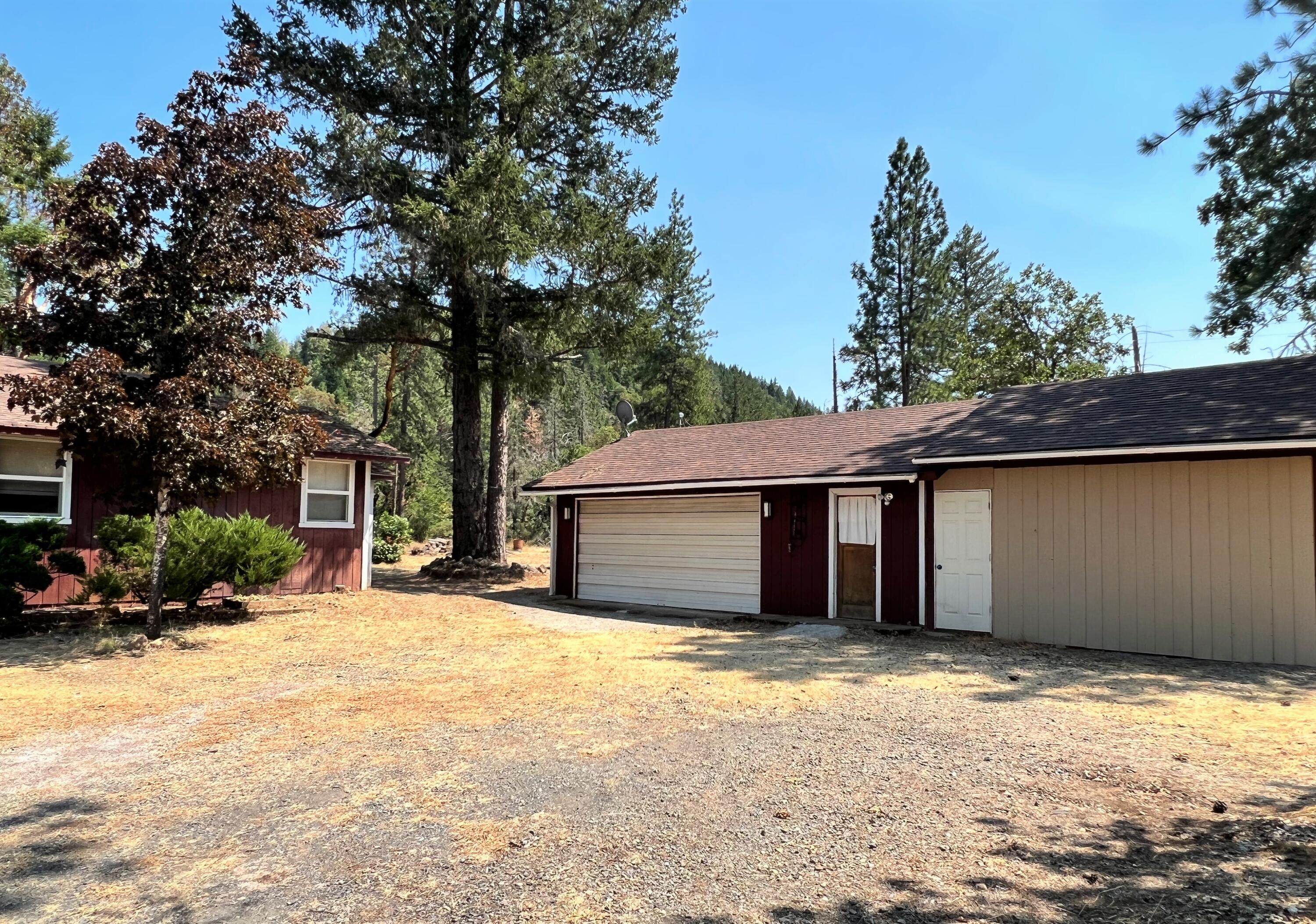 6629 Rockydale Road Cave Junction, OR 97523 - Photo 3 of 38 02-garage_storage_shop