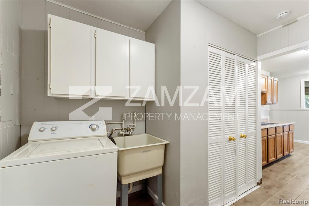 8233 Stephens Center Line, MI 48015 - Photo 8 of 13