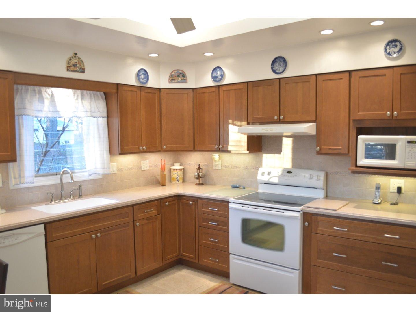 206 West Forestview Road Brookhaven, PA 19015 - Photo 8 of 24 Kitchen