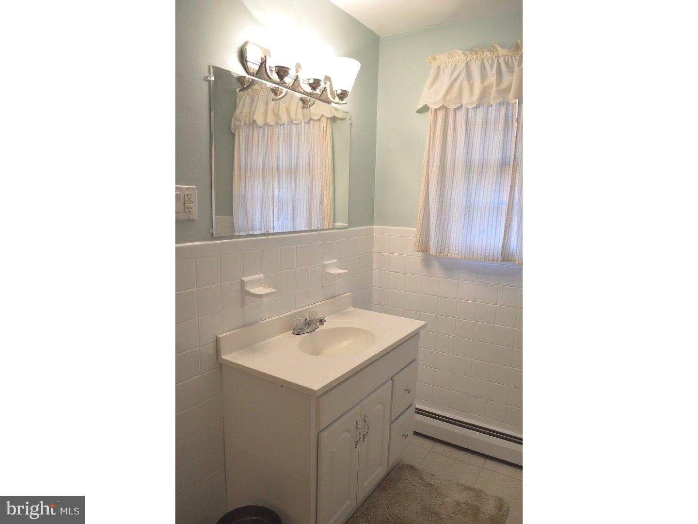 206 West Forestview Road Brookhaven, PA 19015 - Photo 10 of 24 Bathroom
