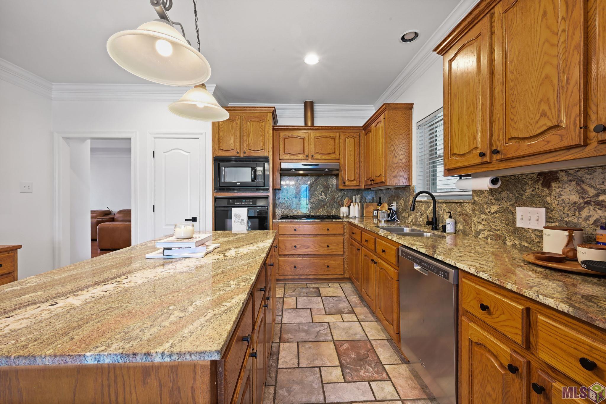 41275 Bertville Road Gonzales, LA 70737 - Photo 5 of 27 Gallery Image 5