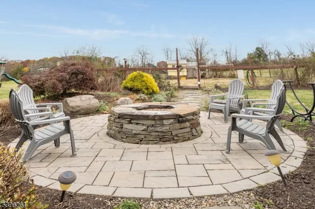 $800,000 | 7 Maple Springs Road, Pittstown, NJ 08867