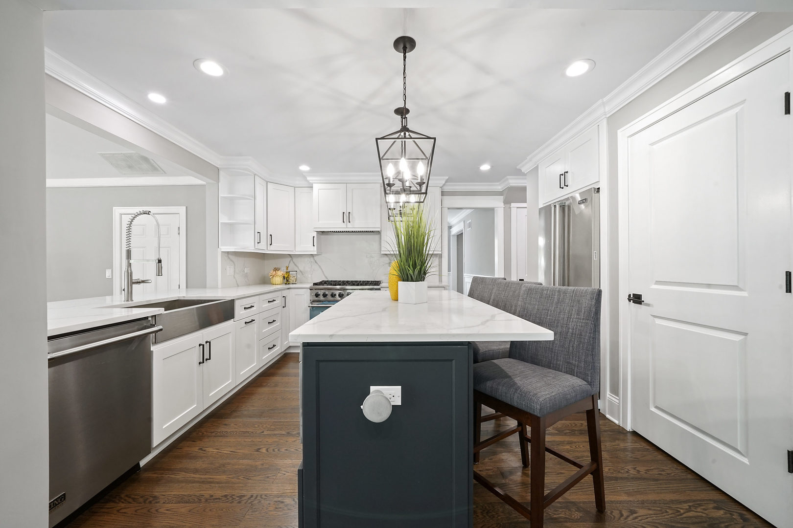 1101 Woodview Road Burr Ridge, IL 60527 - Photo 14 of 55